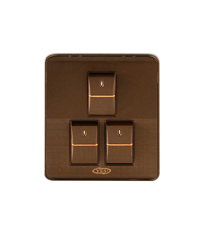 YES E-4 WELL BROWN PRO SERIES - 3 GANG SWITCH